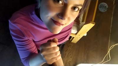 डिक प्लॉट आणि चांगल्या खोल गल्पसह ठराविक रशियन होम पॉर्न